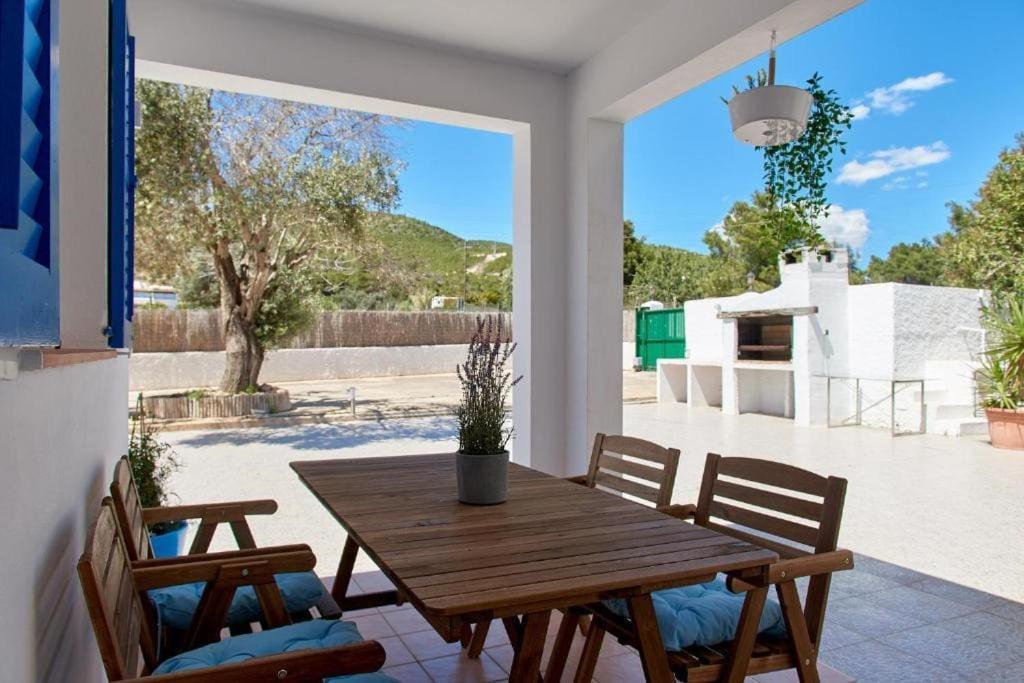 The Lovely Villa Ibiza Bagian luar foto